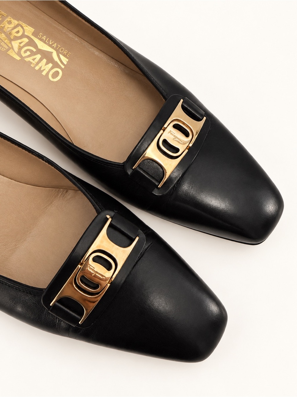 Vintage Salvatore Ferragamo Black Leather Gancini Pumps